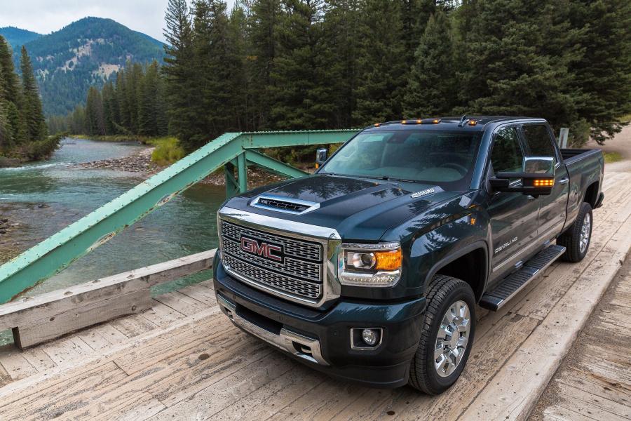  GMC Sierra 2500 HD Denali Crew Cab 2016 года  (фото 7 из 11)
